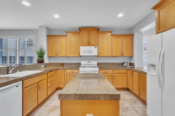 Property Slideshow image 3 of 41 | 2260 ryedale ln, Sacramento, CA, 95835