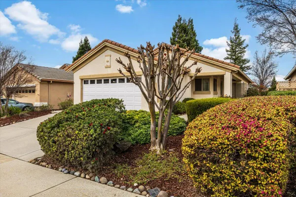 Property Slideshow image 2 of 32 | 2694 woodacre ln, Lincoln, CA, 95648