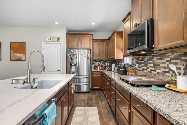 Property Slideshow image 3 of 28 | 826 grace dr, Los Banos, CA, 93635