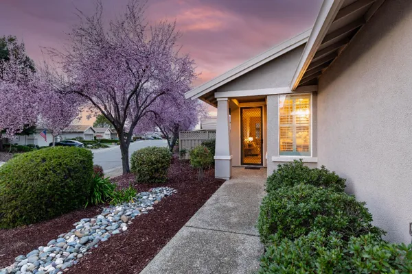 Property Slideshow image 2 of 47 | 679 wagon wheel ln, Lincoln, CA, 95648