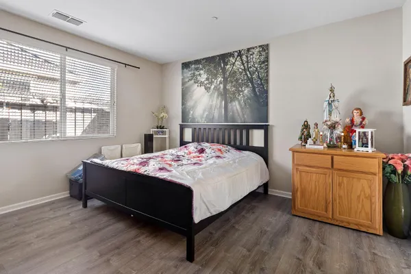 Property Slideshow image 2 of 32 | 7525 eldred way, Sacramento, CA, 95829