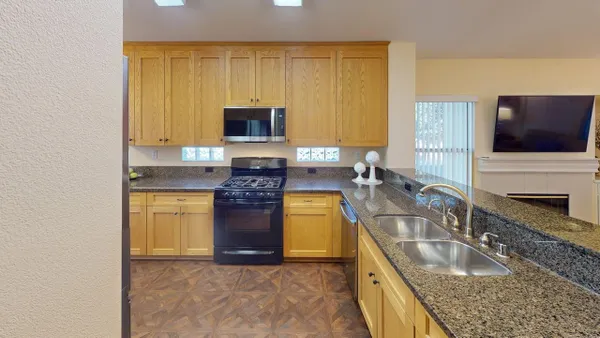 Property Slideshow image 2 of 24 | 4796 mount rose way, Roseville, CA, 95747