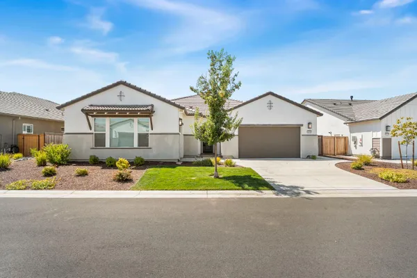 Property Slideshow image 3 of 59 | 4651 trumpet lily way, Roseville, CA, 95747
