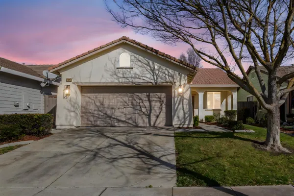 Property Slideshow image 2 of 59 | 2221 bay horse ln, Sacramento, CA, 95835