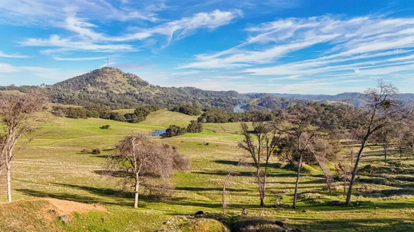 Property Slideshow image 3 of 55 | 2043 thomas dr, Jackson, CA, 95642