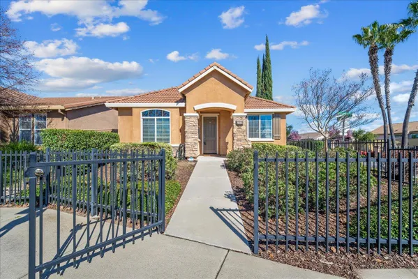 Property Slideshow image 2 of 52 | 4101 hovnanian dr, Sacramento, CA, 95834