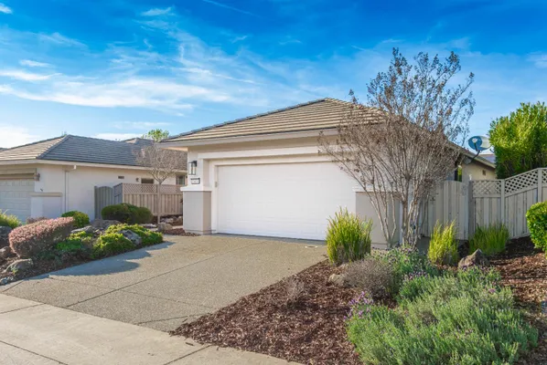 Property Slideshow image 2 of 32 | 1410 periwinkle ln, Lincoln, CA, 95648