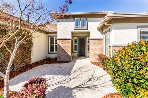 Property Slideshow image 3 of 38 | 2141 knollwood ct, Manteca, CA, 95336