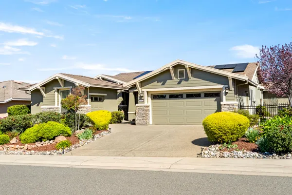 Property Slideshow image 2 of 70 | 2582 kingfisher ln, Lincoln, CA, 95648