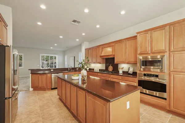 Property Slideshow image 3 of 74 | 2419 belle glade ln, Manteca, CA, 95336