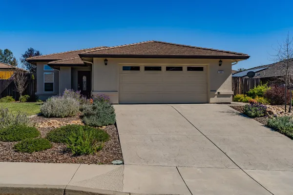 Property Slideshow image 2 of 63 | 143 emerald ln, Jackson, CA, 95642