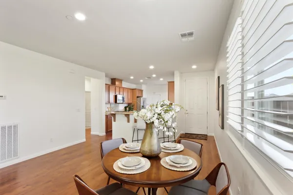 Property Slideshow image 2 of 53 | 7925 peak forest way, Elk Grove, CA, 95757