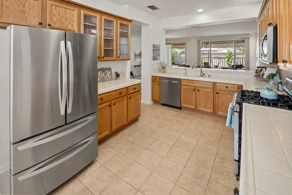 Property Slideshow image 3 of 30 | 1799 stone house ln, Lincoln, CA, 95648