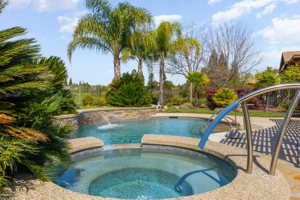 Property Slideshow image 2 of 65 | 504 sawmill ct, Lincoln, CA, 95648