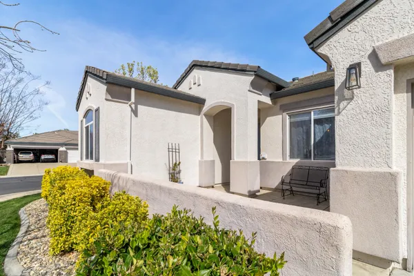 Property Slideshow image 2 of 80 | 9501 misty cove ln, Elk Grove, CA, 95758