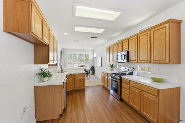 Property Slideshow image 3 of 38 | 1160 greenwood ct, Lincoln, CA, 95648