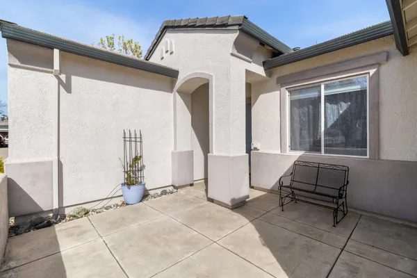 Property Slideshow image 3 of 80 | 9501 misty cove ln, Elk Grove, CA, 95758