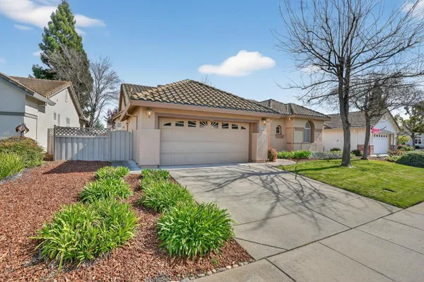 Property Slideshow image 2 of 44 | 6108 granite flat ln, Roseville, CA, 95747