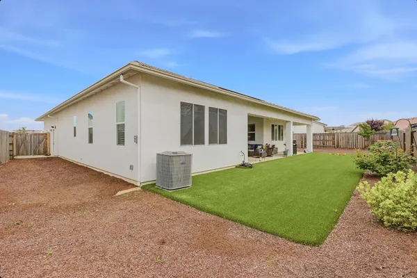 Property Slideshow image 3 of 43 | 4691 freesia cir, Roseville, CA, 95747