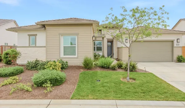 Property Slideshow image 2 of 32 | 4691 freesia cir, Roseville, CA, 95747