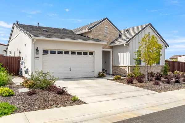 Property Slideshow image 2 of 62 | 4371 fox hollow st, Folsom, CA, 95630