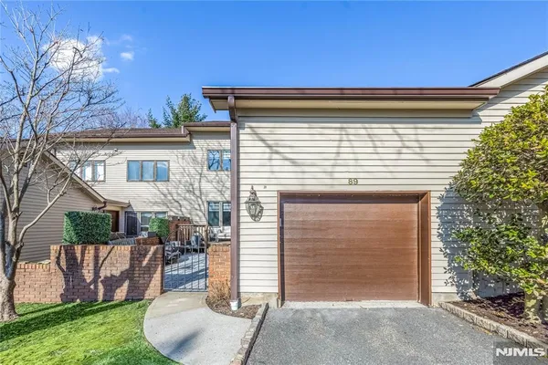 Property Slideshow image 3 of 42 | 89 fisher rd, Mahwah, NJ, 07430