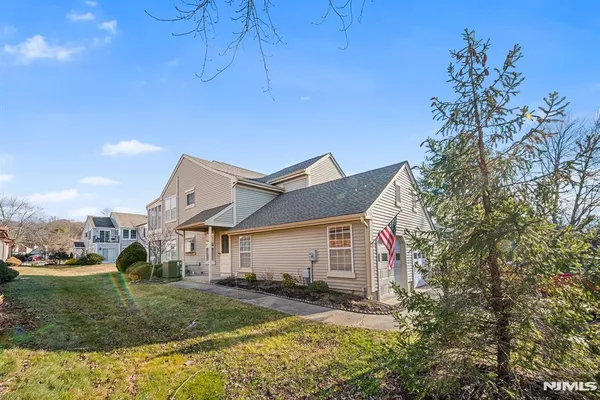 Property Slideshow image 3 of 47 | 11 rothwell dr 11d, Jamesburg, NJ, 08831