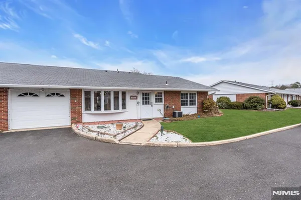 Property Slideshow image 2 of 26 | 330a canterbury ct 330 a, Lakewood, NJ, 08701