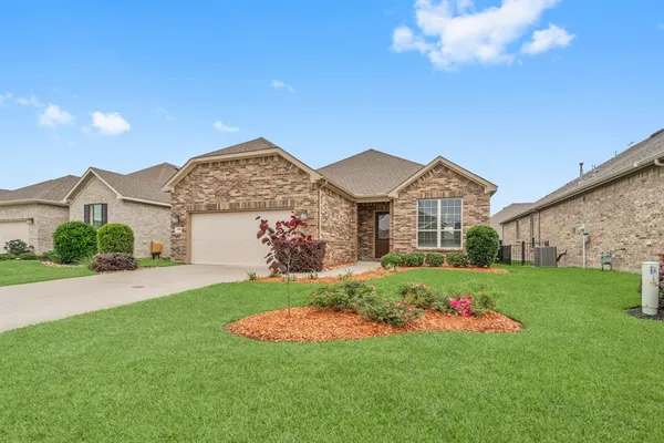 Property Slideshow image 2 of 47 | 128 wild wick way, Spring, TX, 77382