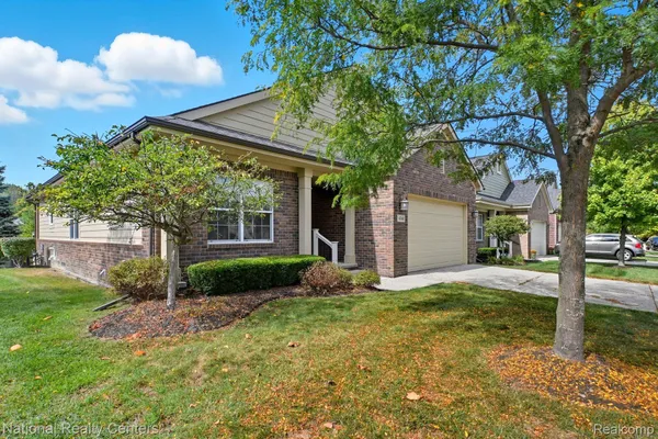 Property Slideshow image 2 of 37 | 4160 wrenwood ln # 29, Canton, MI, 48188