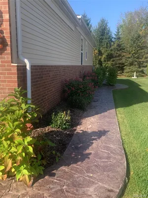Property Slideshow image 2 of 6 | 26530 higgins way, Flat Rock, MI, 48134