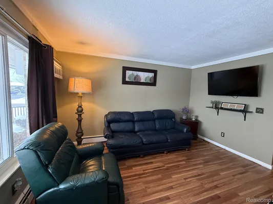 Property Slideshow image 3 of 17 | 25348 franklin ter, South Lyon, MI, 48178