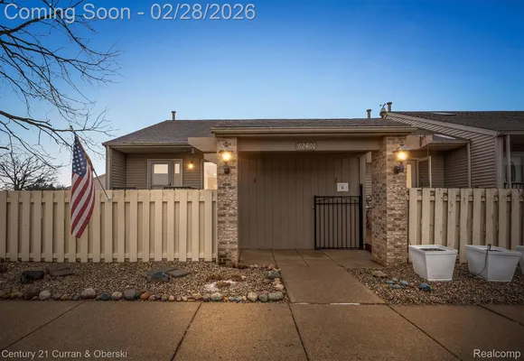 Property Slideshow image 3 of 40 | 62401 raleigh ct 1, Southlyoncity_oakland, MI, 48178