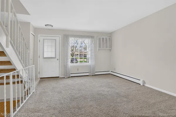 Property Slideshow image 3 of 23 | 61315 heritage blvd 4, Southlyoncity_oakland, MI, 48178