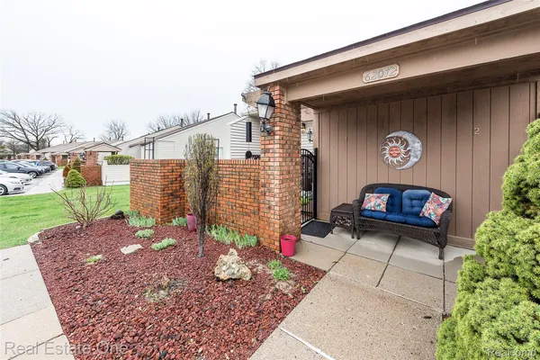 Property Slideshow image 2 of 36 | 62072 york town dr 1, Southlyoncity_oakland, MI, 48178