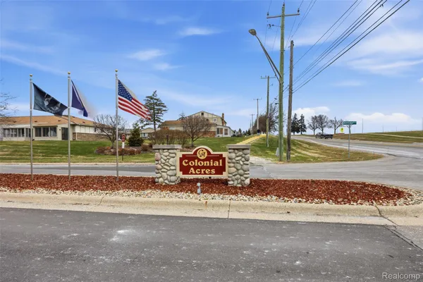 Property Slideshow image 3 of 25 | 25204 franklin ter 6, Southlyoncity_oakland, MI, 48178