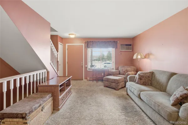 Property Slideshow image 2 of 13 | 25126 franklin terrace franklin ter 6, Southlyoncity_oakland, MI, 48178