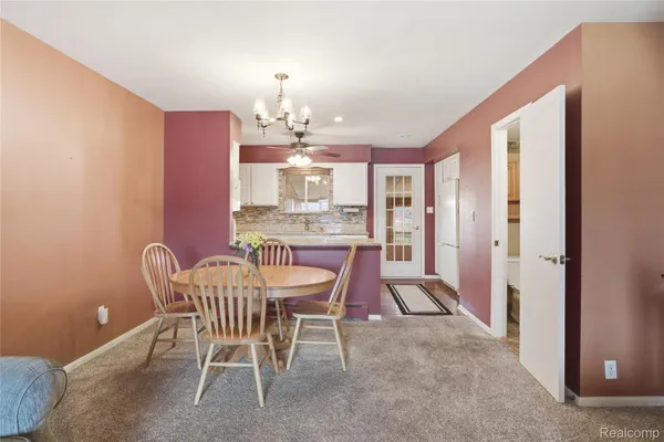 Property Slideshow image 3 of 13 | 25126 franklin terrace franklin ter 6, Southlyoncity_oakland, MI, 48178