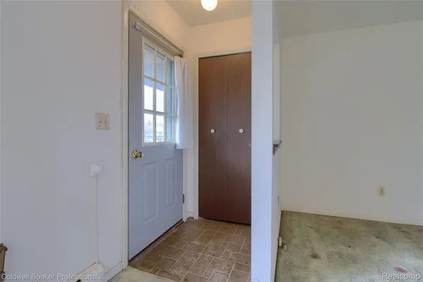 Property Slideshow image 3 of 29 | 25315 franklin ter 8, Southlyoncity_oakland, MI, 48178