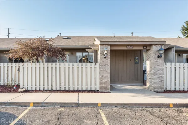 Property Slideshow image 2 of 42 | 61960 arlington 3, Southlyoncity_oakland, MI, 48178