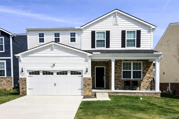 Property Slideshow image 2 of 63 | 6037 fieldstone cir, Southlyoncity_oakland, MI, 48178