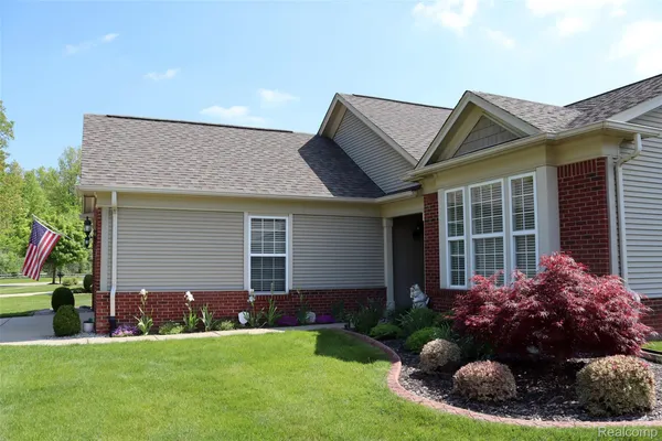 Property Slideshow image 2 of 48 | 26489 higgins way, Brownstownchartertownship_wayne, MI, 48134