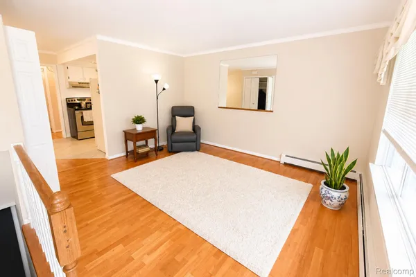 Property Slideshow image 3 of 20 | 61227 heritage, Southlyoncity_oakland, MI, 48178