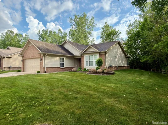 Property Slideshow image 2 of 33 | 24600 grand traverse ave, Brownstownchartertownship_wayne, MI, 48134