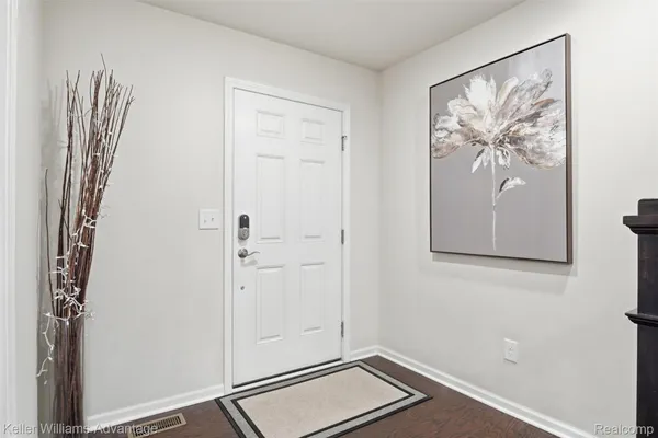 Property Slideshow image 3 of 53 | 6134 fieldstone cir, Southlyoncity_oakland, MI, 48178