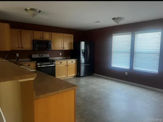 Property Slideshow image 2 of 14 | 6460 avalon dr, Caledoniatownship_kent, MI, 49316