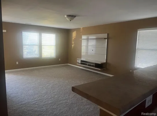 Property Slideshow image 3 of 14 | 6460 avalon dr, Caledoniatownship_kent, MI, 49316