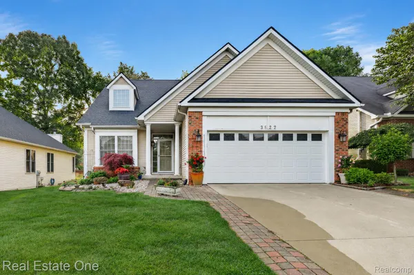 Property Slideshow image 2 of 50 | 3622 camden ct, Auburnhillscity_oakland, MI, 48326