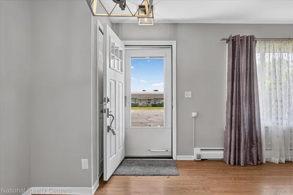 Property Slideshow image 3 of 34 | 25245 franklin ter 3, Southlyoncity_oakland, MI, 48178