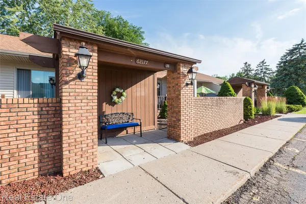 Property Slideshow image 3 of 36 | 62177 ticonderoga 4, Southlyoncity_oakland, MI, 48178
